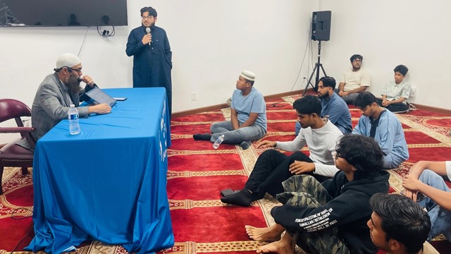 The special event of the “Family Night” program was the MUNA Youth & Young Sisters parallel session with Ustad Abu Samiha Siraj.